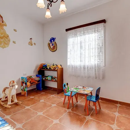 Beautiful Arianny House With Pool Apartman Arona