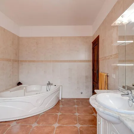 Apartman Beautiful Arianny House With Pool