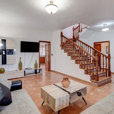 Apartman Beautiful Arianny House With Pool Arona