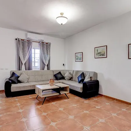 Beautiful Arianny House With Pool Apartman Arona