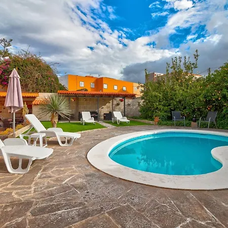 شقة Beautiful Arianny House With Pool *